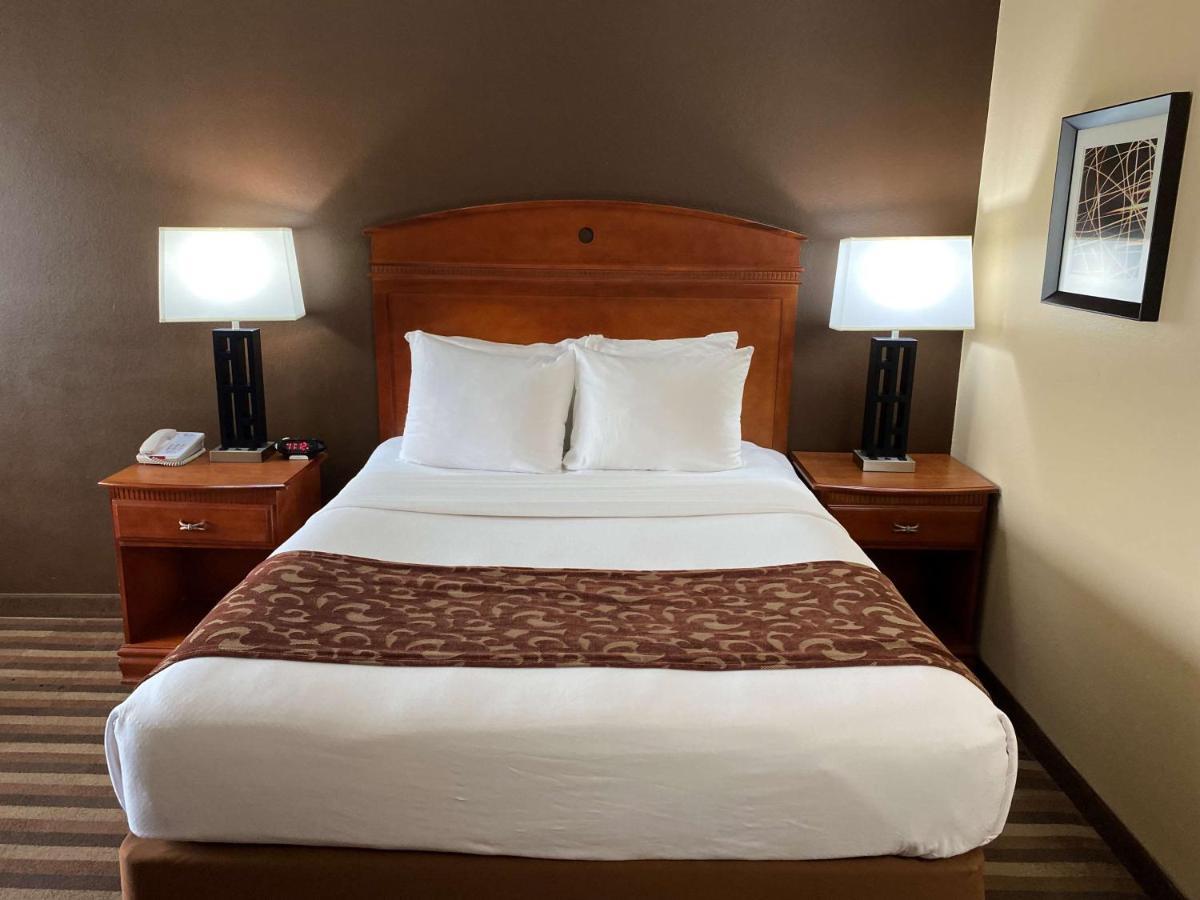 Best Western Manhattan Inn Εξωτερικό φωτογραφία
