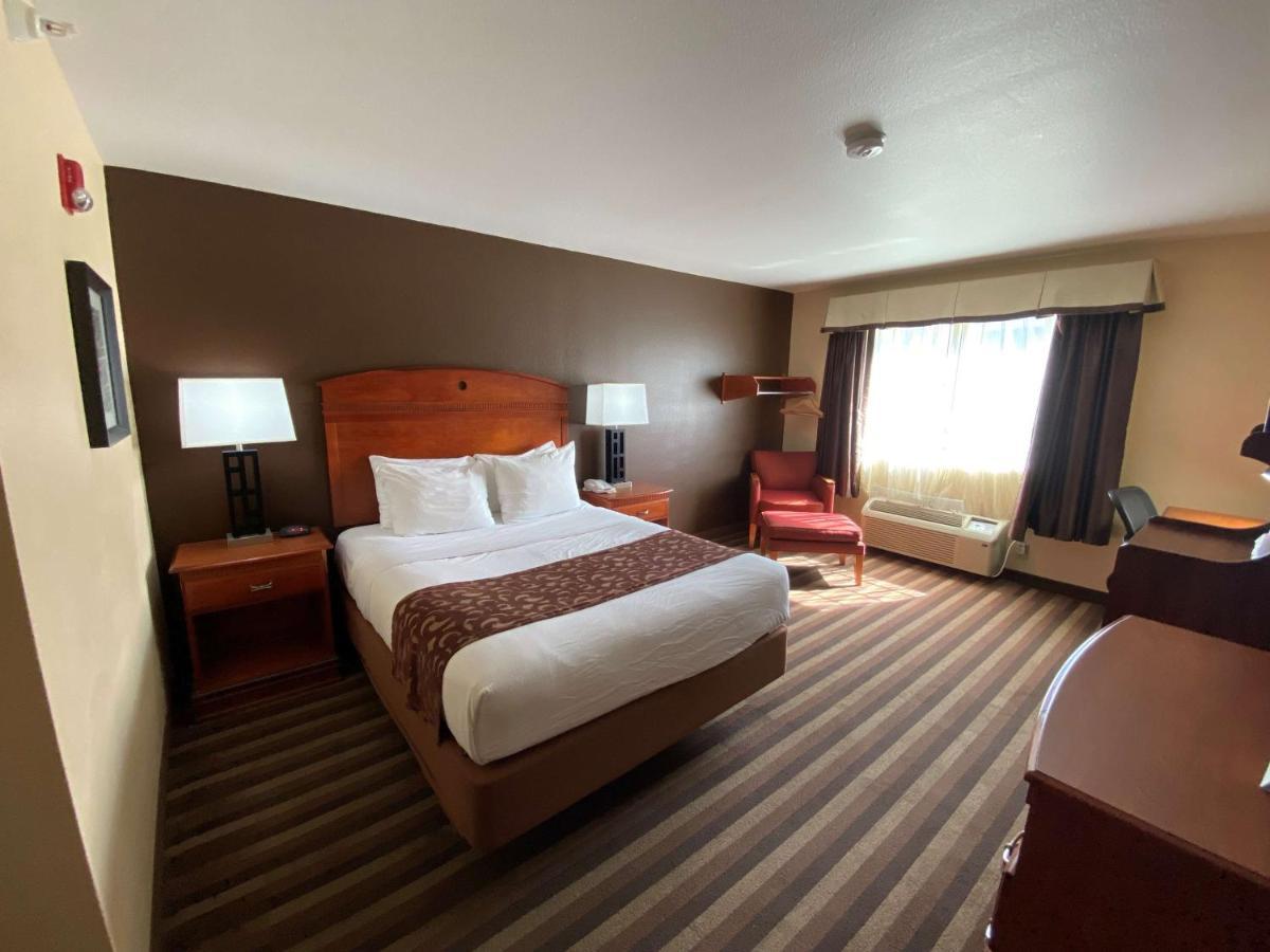 Best Western Manhattan Inn Εξωτερικό φωτογραφία