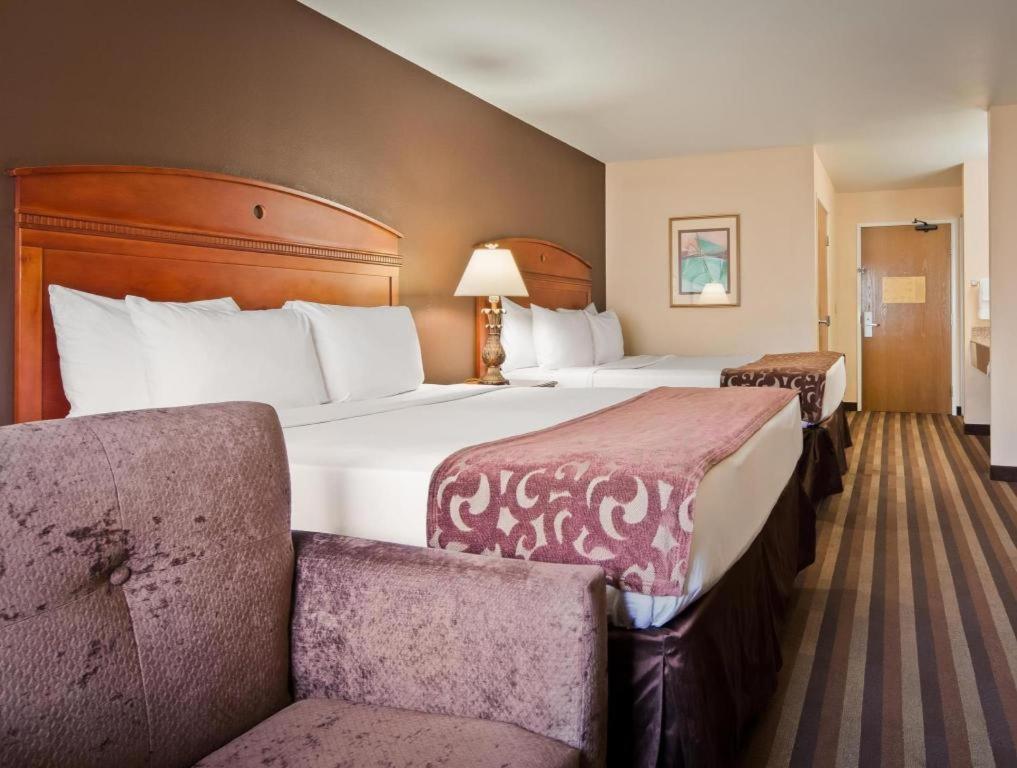 Best Western Manhattan Inn Εξωτερικό φωτογραφία