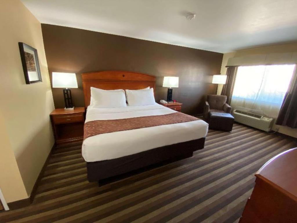 Best Western Manhattan Inn Εξωτερικό φωτογραφία