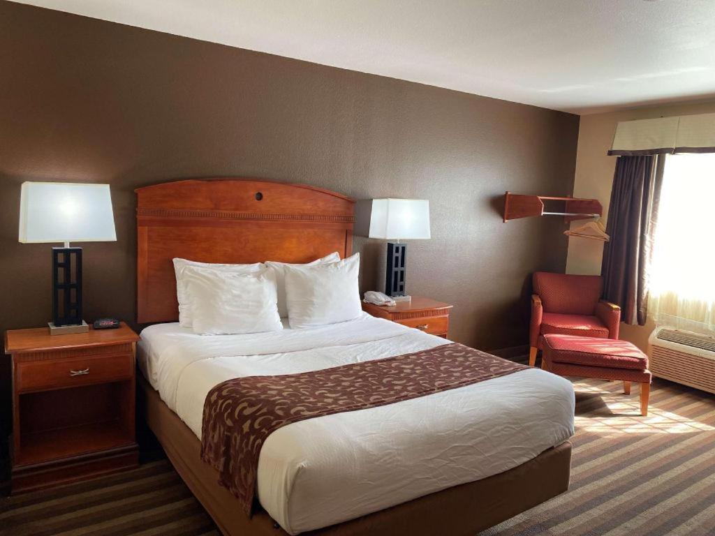Best Western Manhattan Inn Εξωτερικό φωτογραφία