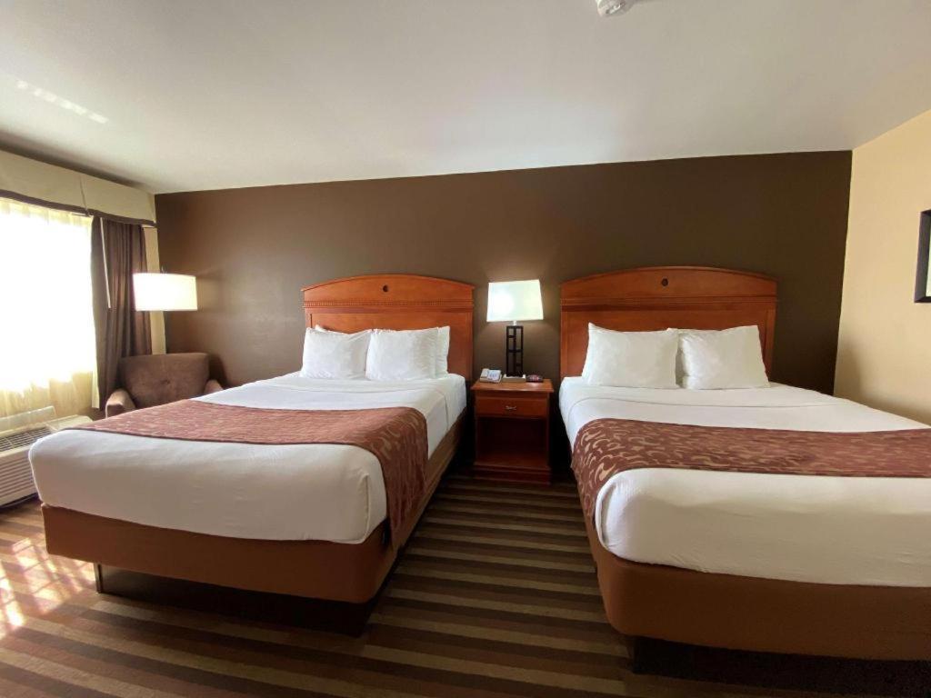 Best Western Manhattan Inn Εξωτερικό φωτογραφία